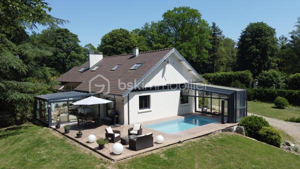 Maison traditionnelle de 263,04 m²