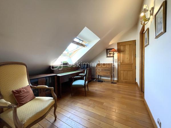 Maison traditionnelle de 263,04 m²