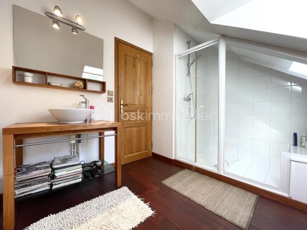 Maison traditionnelle de 263,04 m²