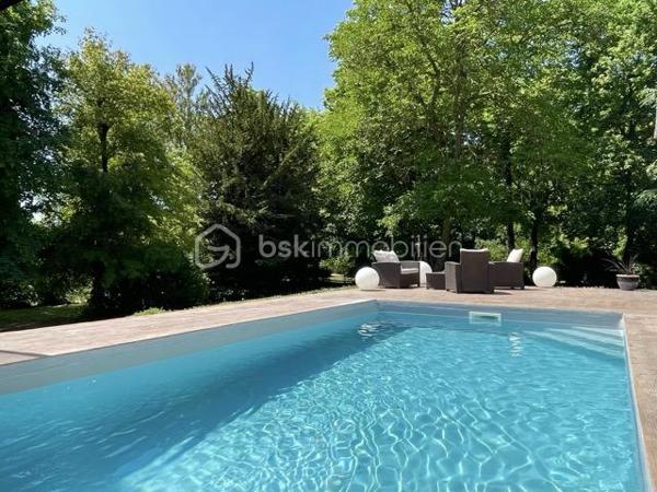 Maison traditionnelle de 263,04 m²