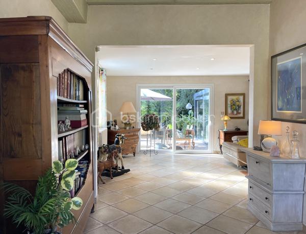 Maison traditionnelle de 263,04 m²