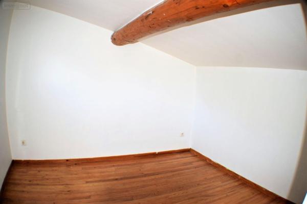 Autres types de maison à vendre à Mouriès dans les Bouches-du-Rhône (13890), ref : 075/119   
CENTRE VILLE