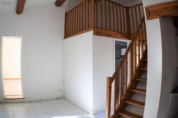 Autres types de maison à vendre à Mouriès dans les Bouches-du-Rhône (13890), ref : 075/119   
CENTRE VILLE