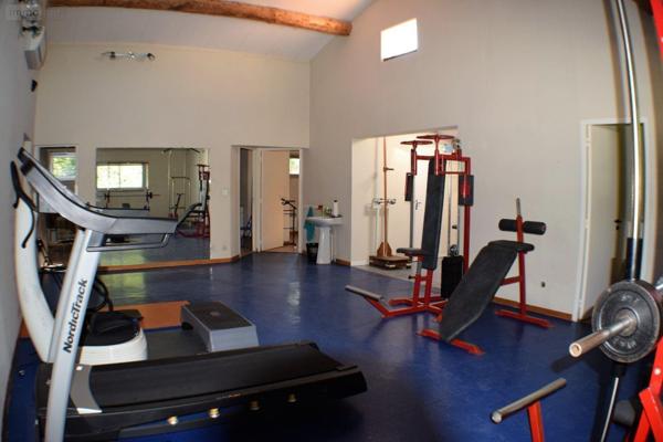 Autres types de maison à vendre à Mouriès dans les Bouches-du-Rhône (13890), ref : 075/119   
CENTRE VILLE