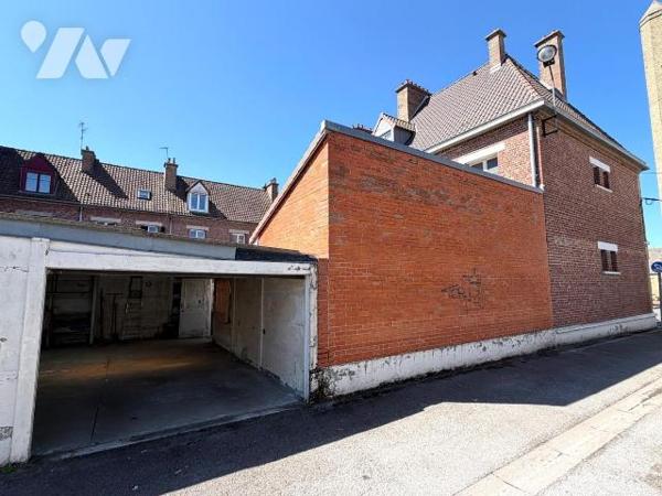 A découvrir chez Notaires Flandres Littoral: Maison 1 mitoyenneté au coeur de Bergues avec gara...