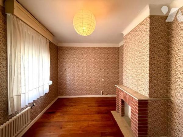A découvrir chez Notaires Flandres Littoral: Maison 1 mitoyenneté au coeur de Bergues avec gara...