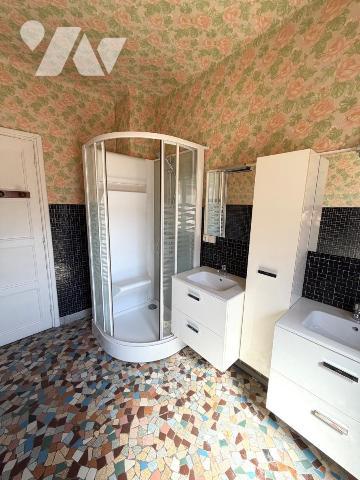A découvrir chez Notaires Flandres Littoral: Maison 1 mitoyenneté au coeur de Bergues avec gara...