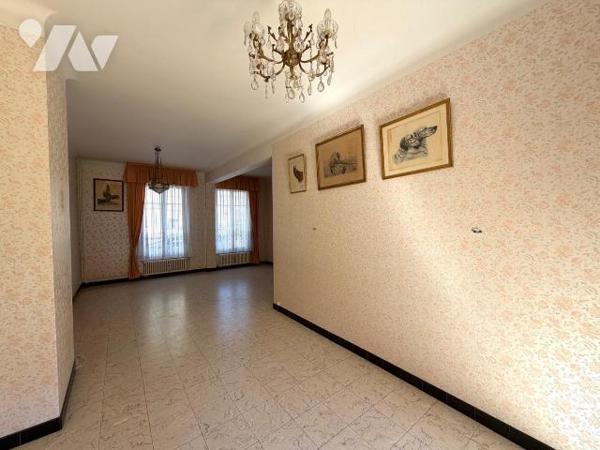 A découvrir chez Notaires Flandres Littoral: Maison 1 mitoyenneté au coeur de Bergues avec gara...