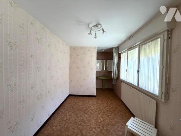 A découvrir chez Notaires Flandres Littoral: Maison 1 mitoyenneté au coeur de Bergues avec gara...
