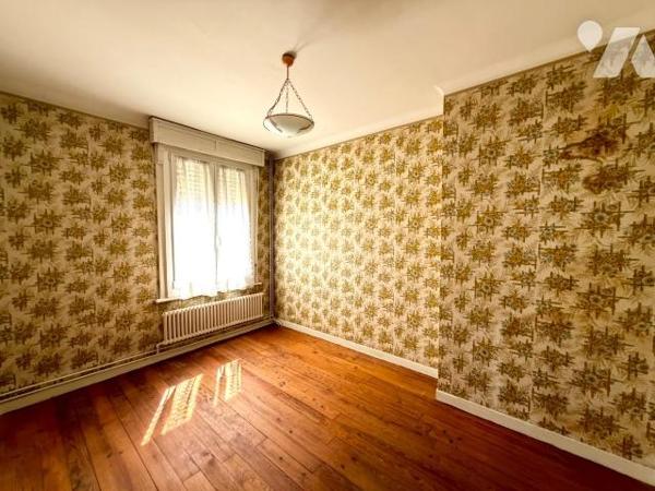 A découvrir chez Notaires Flandres Littoral: Maison 1 mitoyenneté au coeur de Bergues avec gara...