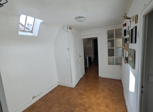Maison  de ville 4 pièces 85 m2 3 chambres (Fort potentiel)