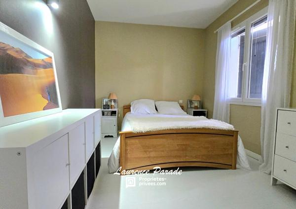 Maison avec sous sol annexe piscine parc