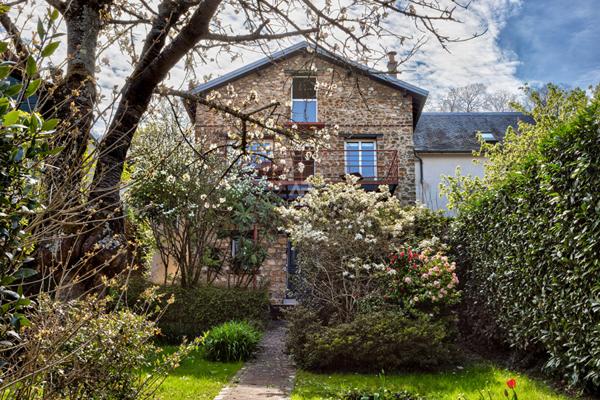 SEVRES RIVE GAUCHE - MAISON DE CHARME €1 350 000 ** - Référence 580-S