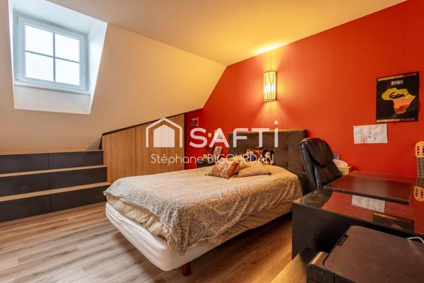 Duplex Ecole-Valentin La Mission : T6, 115m², rénové