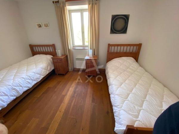 CHALAIS - MAISON EN PIERRE 4 CHAMBRES AVEC PISCINE