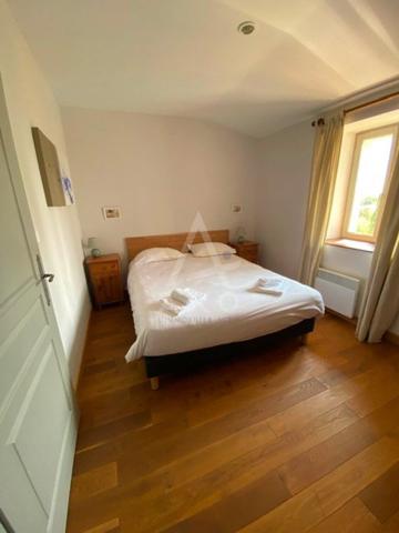 CHALAIS - MAISON EN PIERRE 4 CHAMBRES AVEC PISCINE