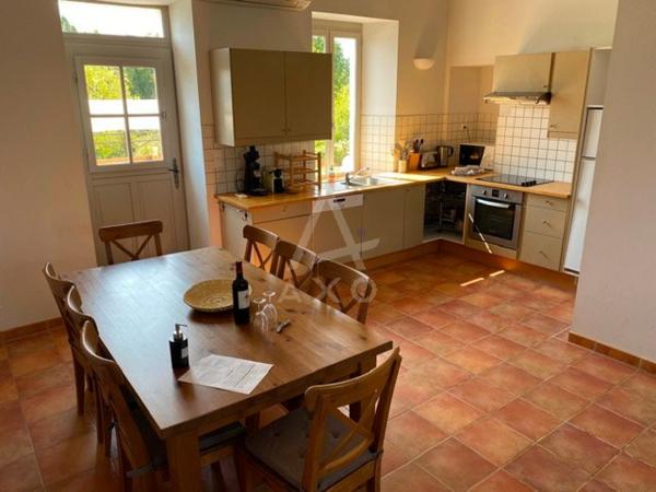 CHALAIS - MAISON EN PIERRE 4 CHAMBRES AVEC PISCINE