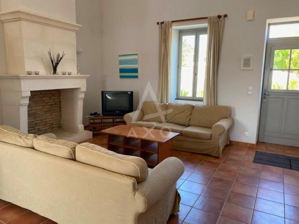 CHALAIS - MAISON EN PIERRE 4 CHAMBRES AVEC PISCINE