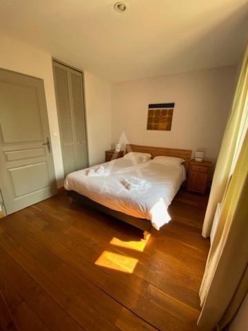 CHALAIS - MAISON EN PIERRE 4 CHAMBRES AVEC PISCINE