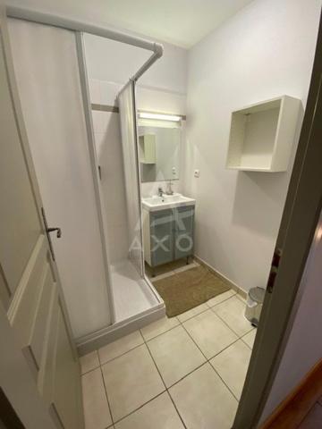 CHALAIS - MAISON EN PIERRE 4 CHAMBRES AVEC PISCINE