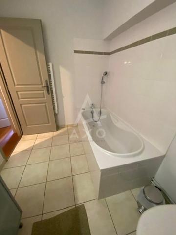 CHALAIS - MAISON EN PIERRE 4 CHAMBRES AVEC PISCINE