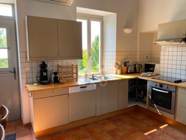 CHALAIS - MAISON EN PIERRE 4 CHAMBRES AVEC PISCINE