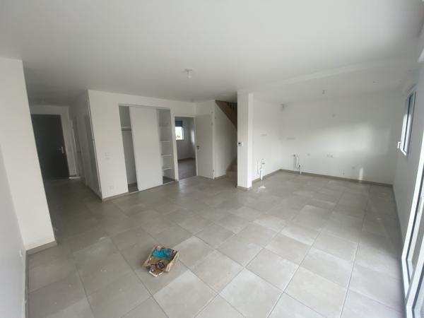 ENTRE L'APPARTEMENT ET LA MAISON - AVEC JARDIN ET GARAGE