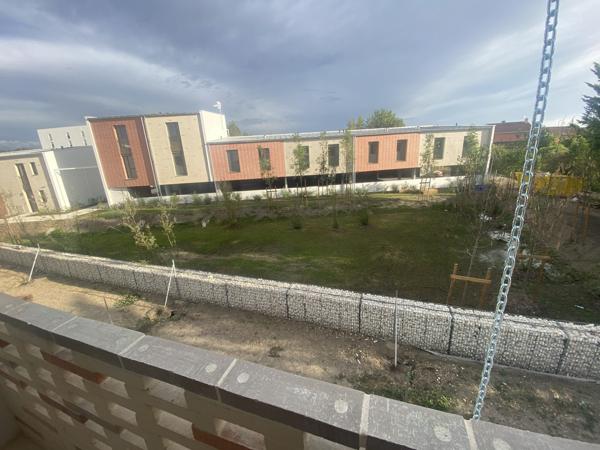 ENTRE L'APPARTEMENT ET LA MAISON - AVEC JARDIN ET GARAGE