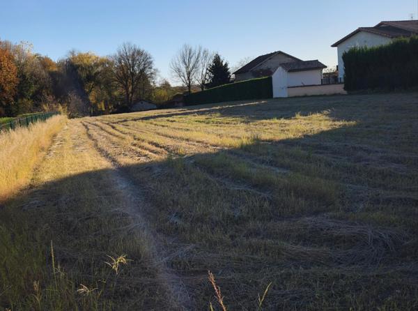 TERRAIN CONSTRUCTIBLE DE 580M² SUR LA COMMUNE DE MANZIAT