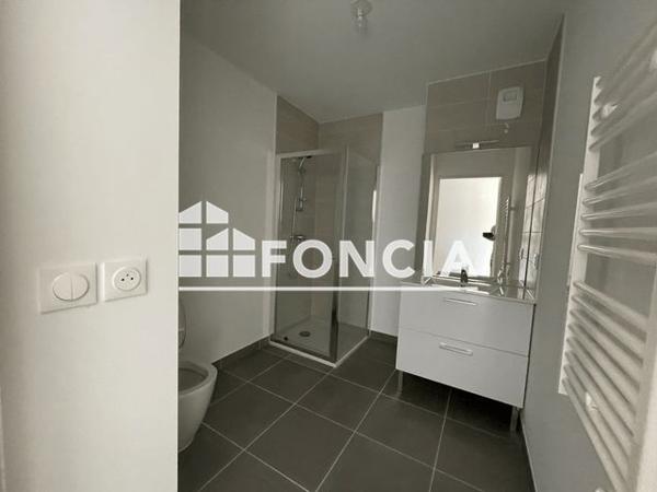 Location Studio 20.35 m² - 50 RUE SMOLETT Nice 06300