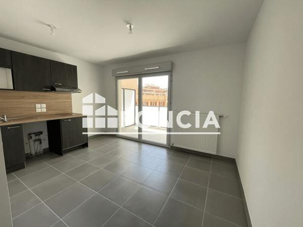 Location Studio 20.35 m² - 50 RUE SMOLETT Nice 06300