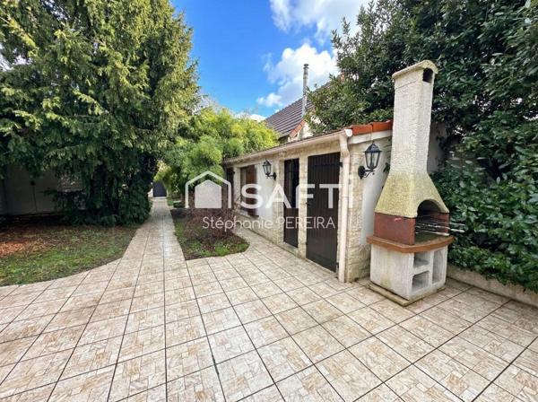 Maison de plain-pied avec dépendance et garage