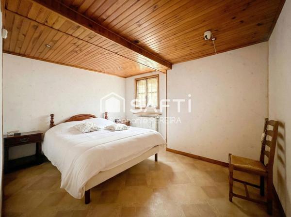 Maison de plain-pied avec dépendance et garage