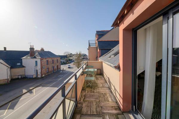 NOUVEAU ! Centre ville - Grand 2 pièces - 52 m2 - Balcon - dernier étage - Stationnement et cave