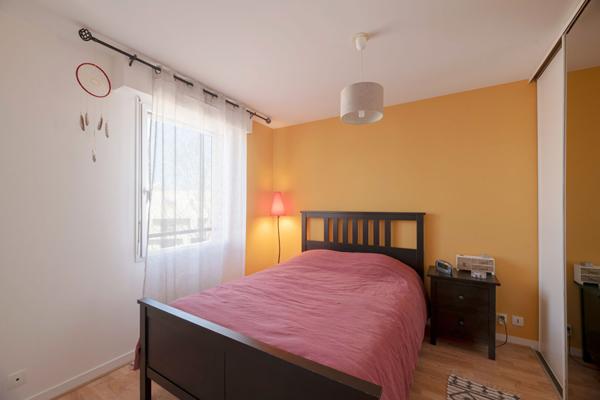 NOUVEAU ! Centre ville - Grand 2 pièces - 52 m2 - Balcon - dernier étage - Stationnement et cave