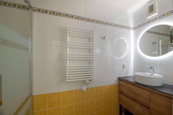 NOUVEAU ! Centre ville - Grand 2 pièces - 52 m2 - Balcon - dernier étage - Stationnement et cave