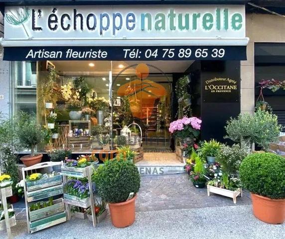 Vente                                                      Fonds de commerce
                        
                                         47 m2                     à Aubenas