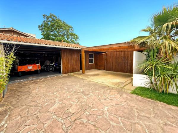 Anglet – Cinq Cantons | Maison de caractère 1920 + studio indépendant – 190 m² – Patio piscine