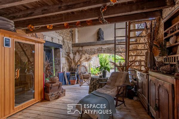La vie au fil de l’eau: grande maison bourgeoise en coeur de village