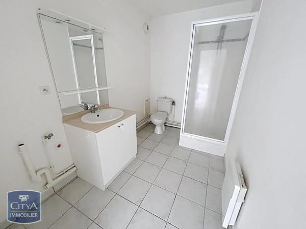 Appartement à louer 2 pièces 40.8m² Cambrai (59400)