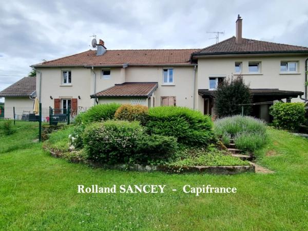 A vendre  ROYE (70) Maison avec habitation principale et logement locatif sur plus de 5800 m2