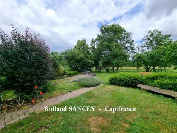 A vendre  ROYE (70) Maison avec habitation principale et logement locatif sur plus de 5800 m2