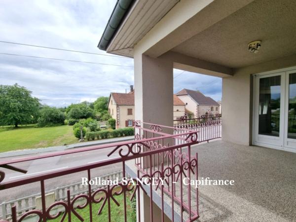 A vendre  ROYE (70) Maison avec habitation principale et logement locatif sur plus de 5800 m2