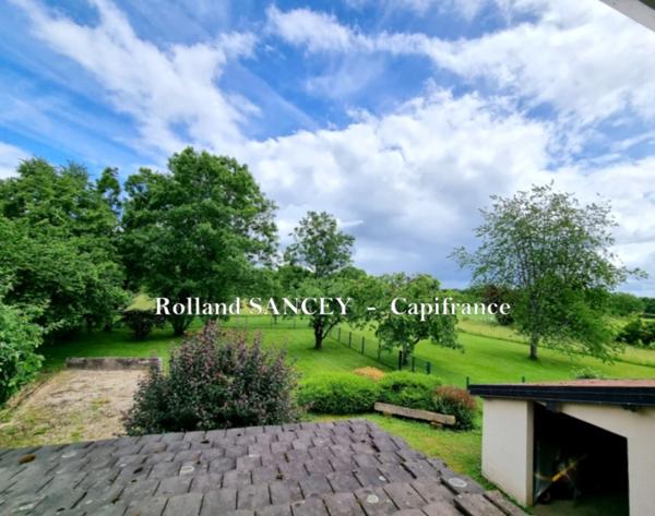 A vendre  ROYE (70) Maison avec habitation principale et logement locatif sur plus de 5800 m2
