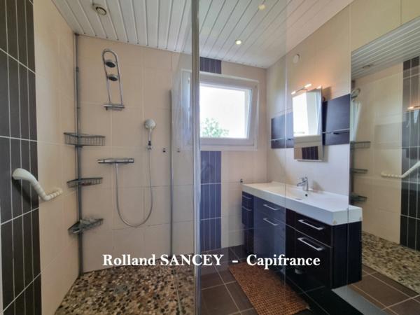 A vendre  ROYE (70) Maison avec habitation principale et logement locatif sur plus de 5800 m2