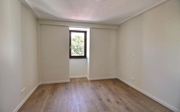 Appartement à louer    3 pièces •  Saint-Louis