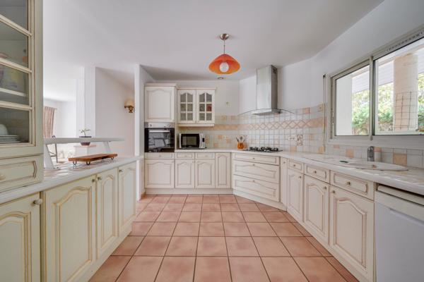 Sanguinet (40460) Maison 7 pièces de 145m2 habitables avec chalet bois sur parcelle de 1568m2