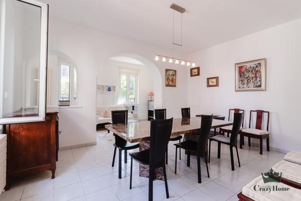Maison 7 pièce(s) 5 chambre(s) 198 m²