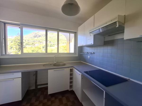 Appartement de Type 4 en hyper centre-ville