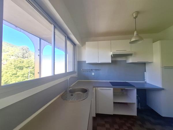 Appartement de Type 4 en hyper centre-ville